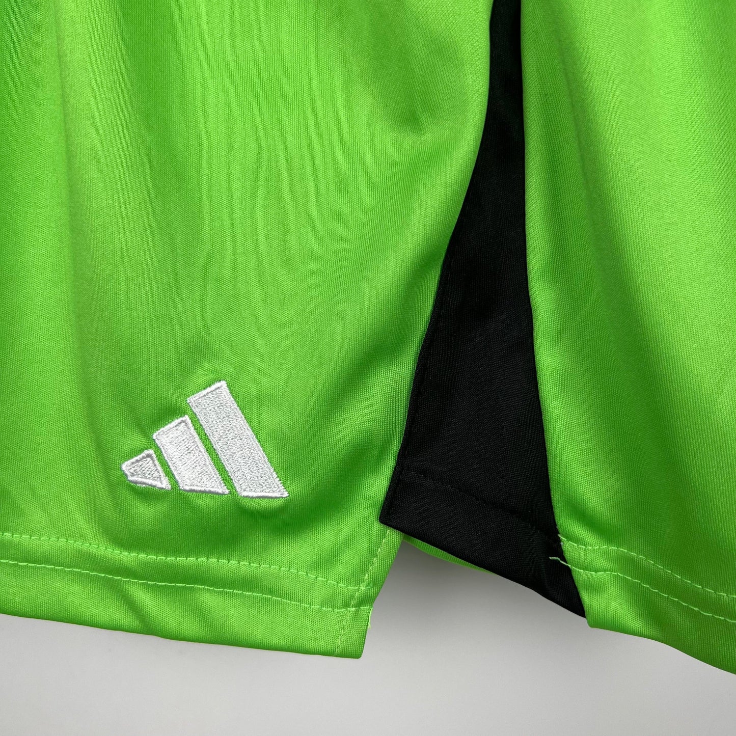 ARSENAL GOALKEEPER/GOALKEEPER II 23/24 KIDS KIT