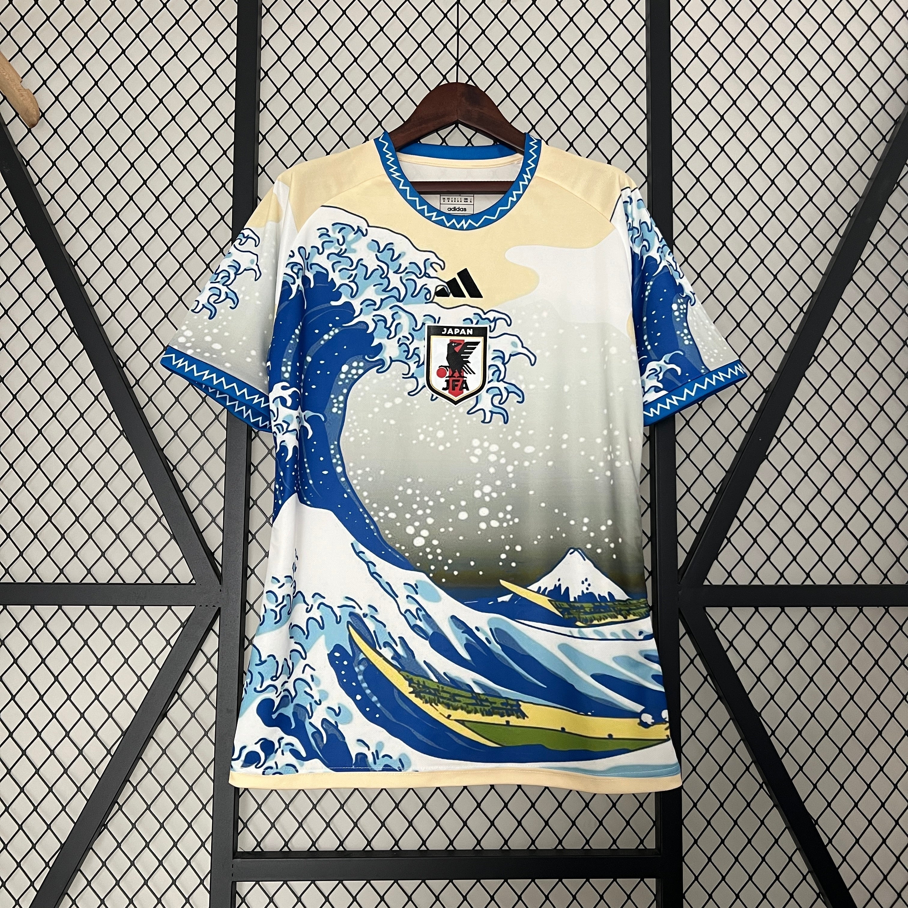 JAPAN SPECIAL EDITION I 24/25 MEN