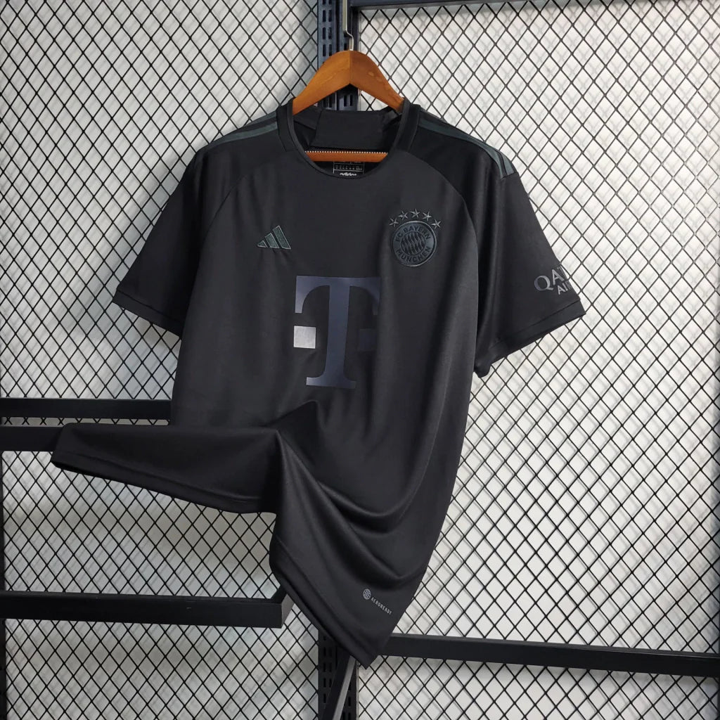 23/24 BAYERN MUNICH ALL BLACK