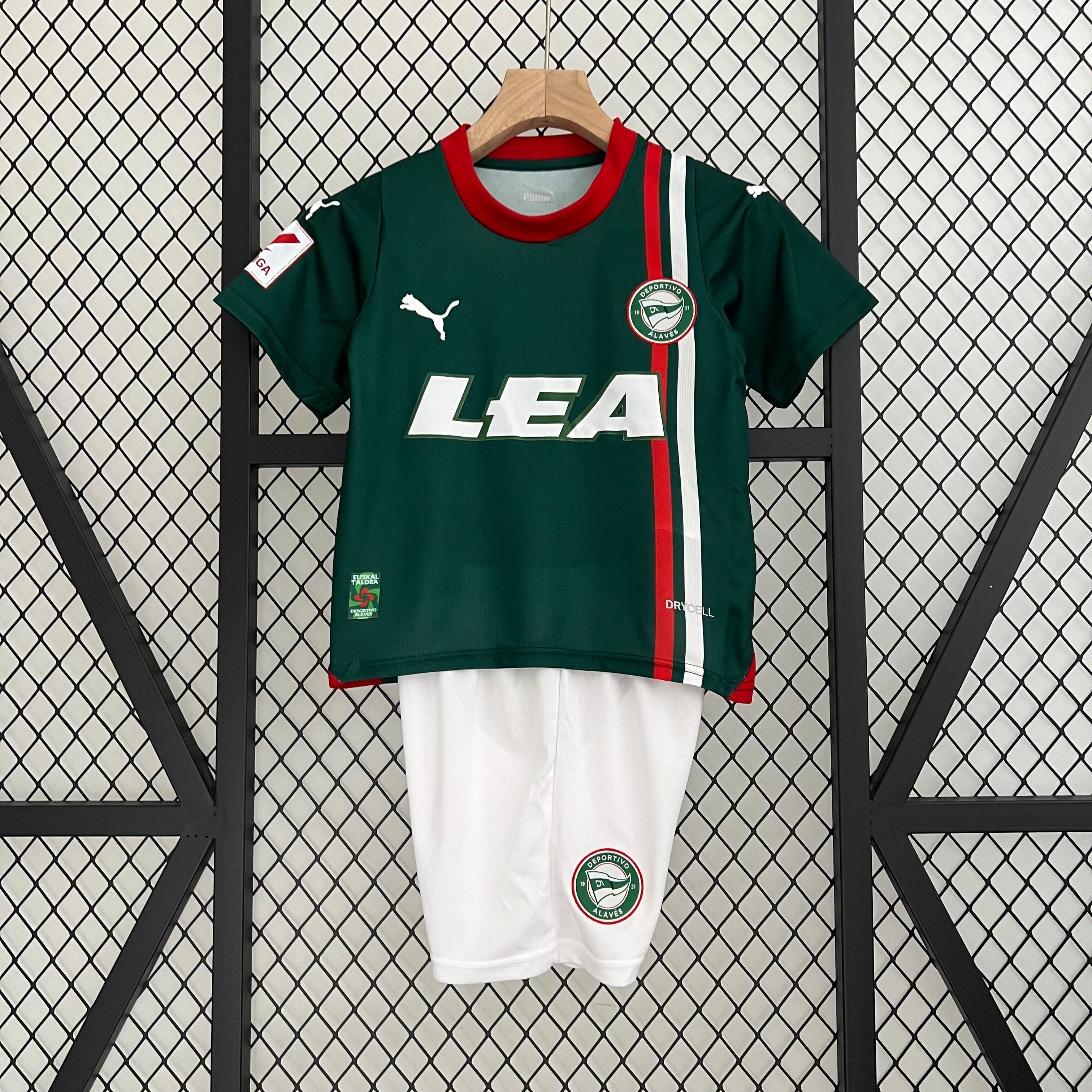 ALAVÉS II 23/24 KIDS KIT