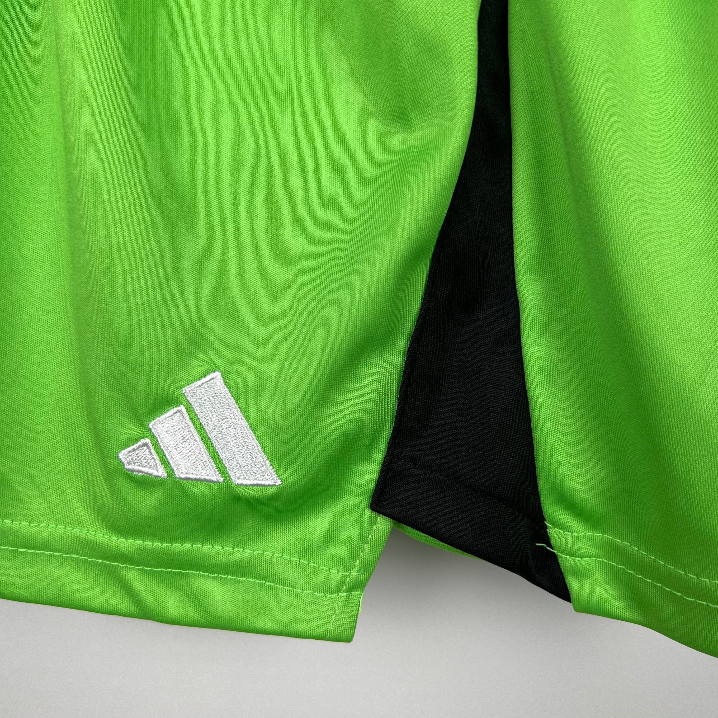 ARSENAL GOALKEEPER/GOALKEEPER II 23/24 KIDS KIT