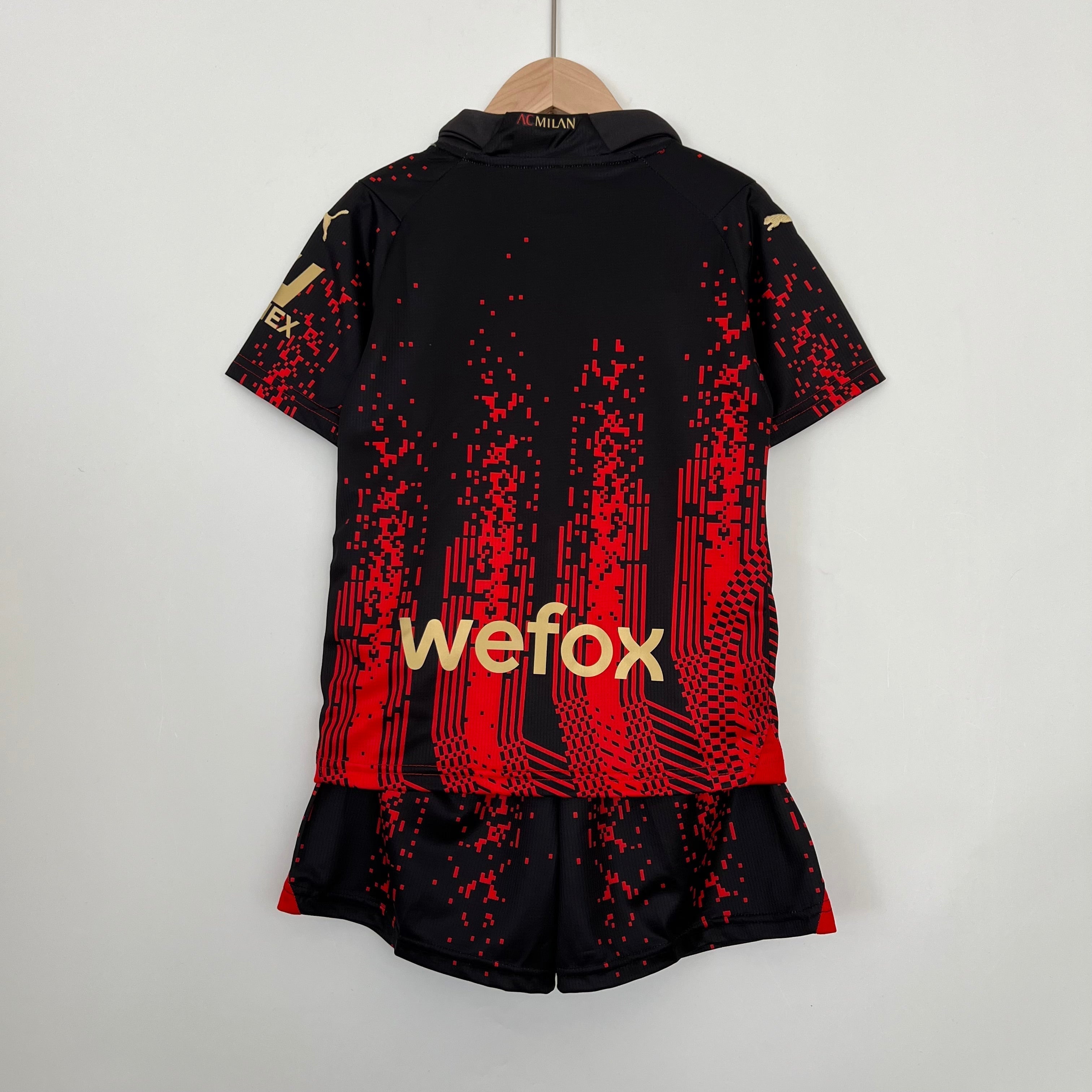 MILAN IV 23/24 KIDS KIT