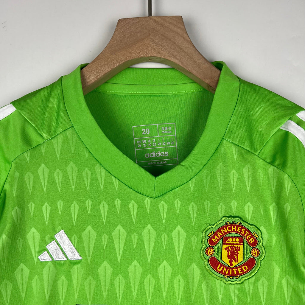 MANCHESTER UNITED GOALKEEPER I 23/24 KIDS KIT