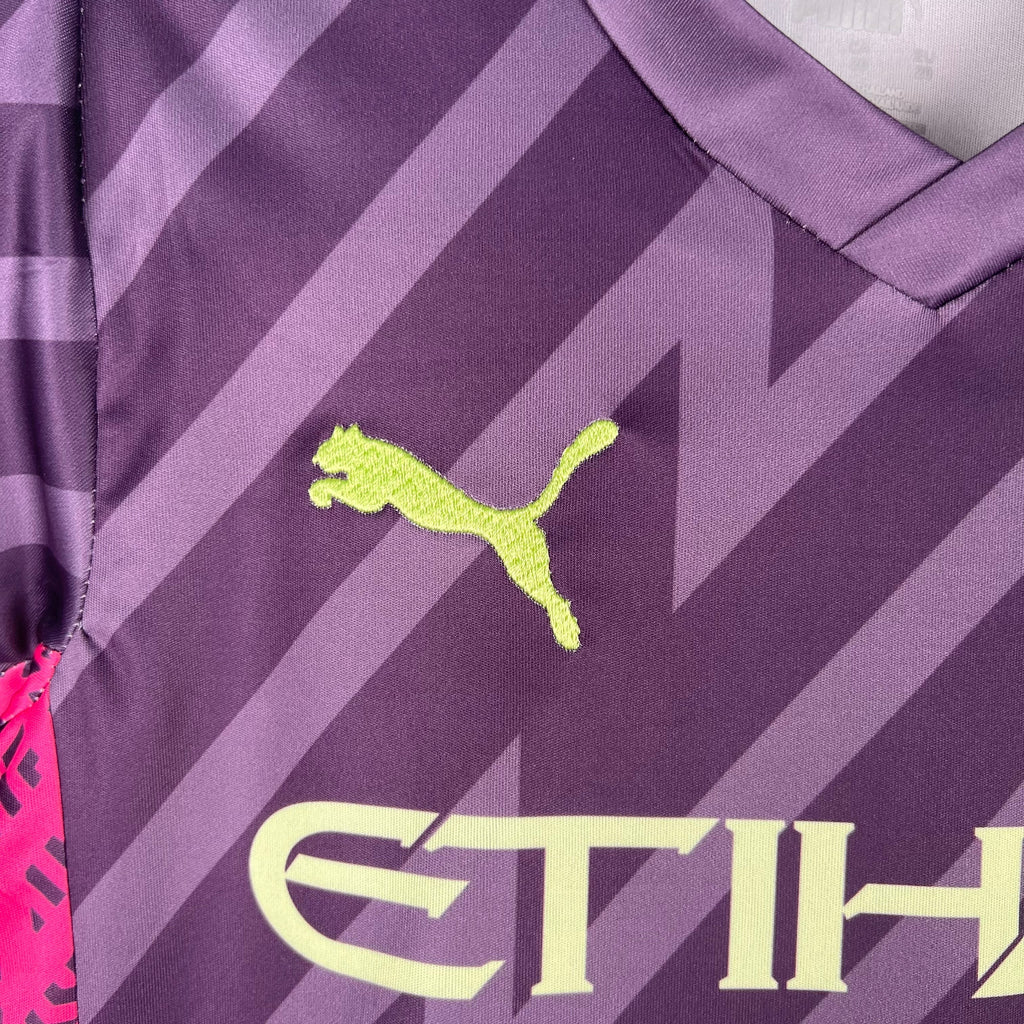 MANCHESTER CITY III GOALKEEPER/GOALKEEPER 23/24 KIDS KIT