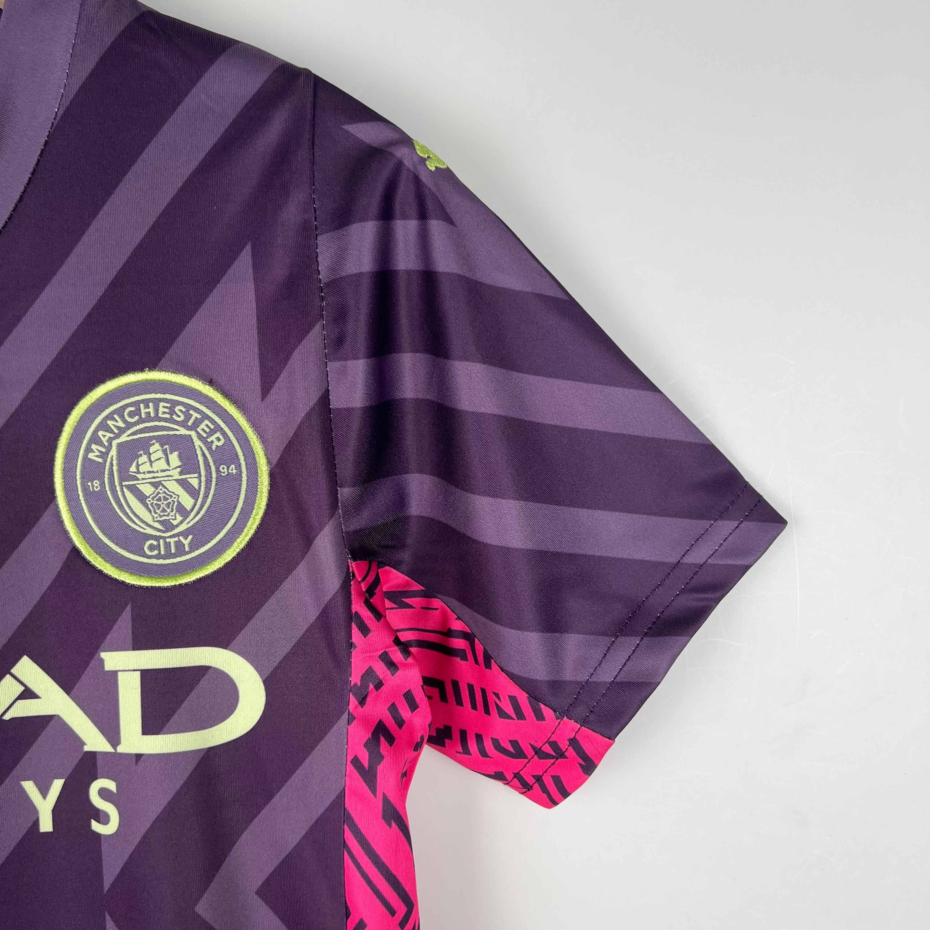 MANCHESTER CITY III GOALKEEPER/GOALKEEPER 23/24 KIDS KIT
