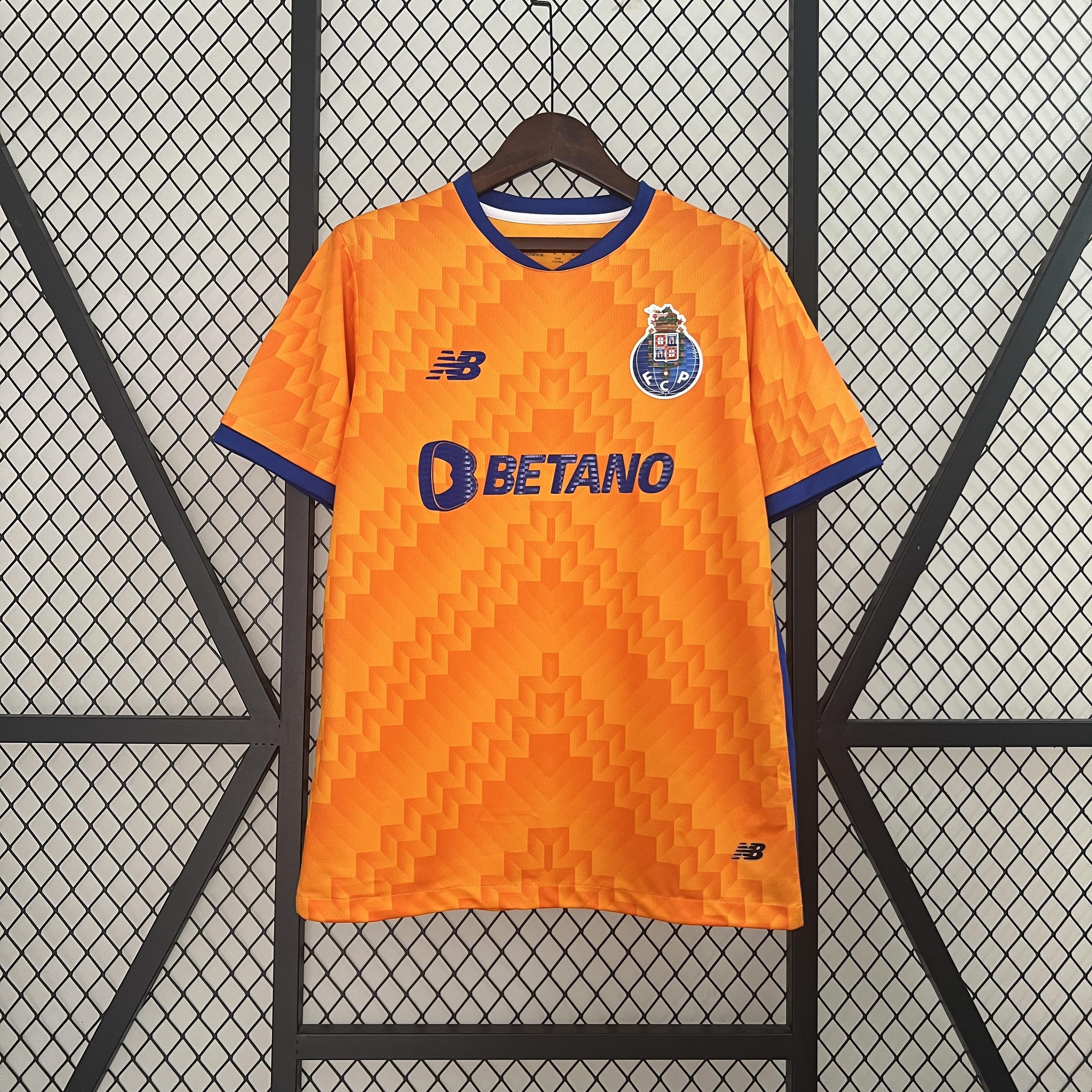 PORTO II 24/25 MEN (IN STOCK)