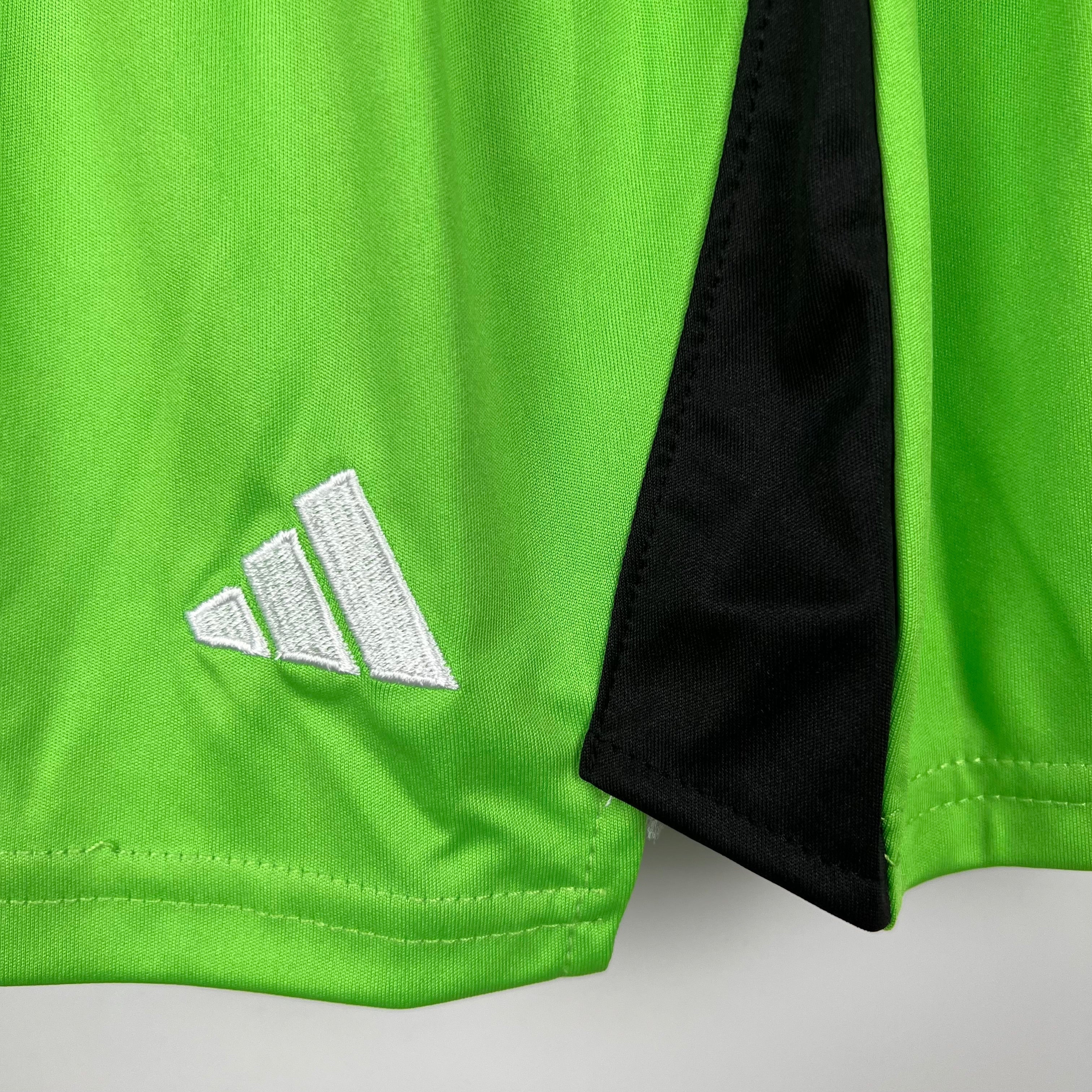 REAL MADRID GOALKEEPER/GOALKEEPER I 23/24 KIDS KIT